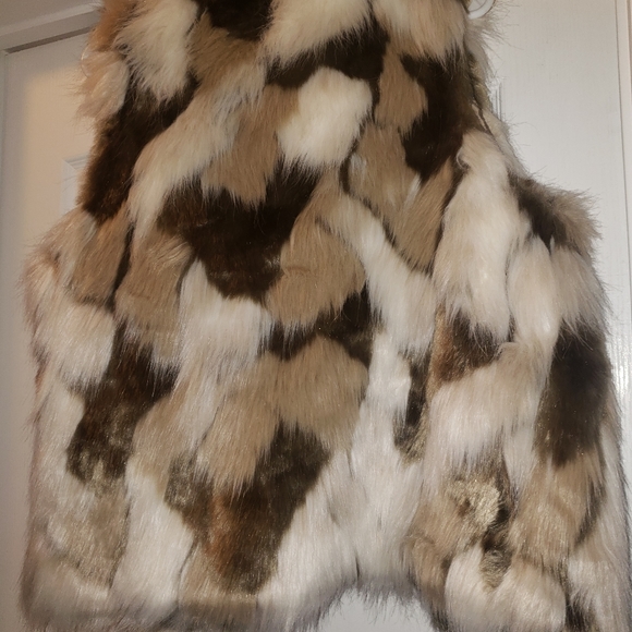 Ladies Faux Vest - Picture 3 of 6